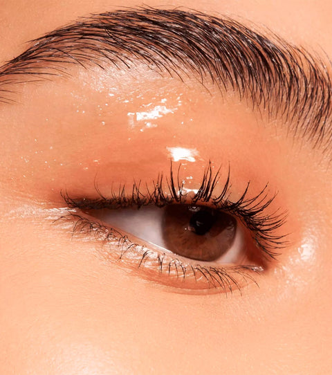 ظلال العيون السائلة اللامعة من ESSENCE 01 شفافة للغاية