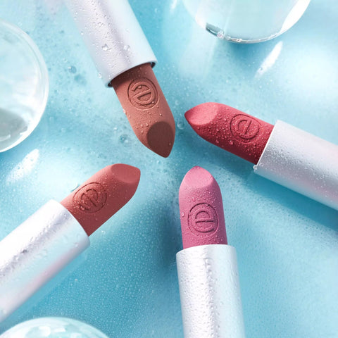 أحمر شفاه Essence Hydra Matte